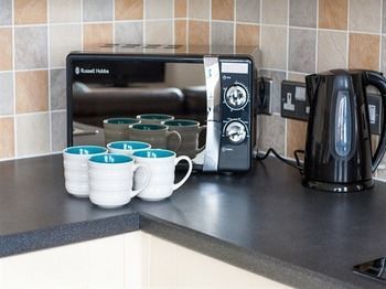 Comfortable Town Centre Apartments, Free Parking, Sleeps Up To 8 Apartment *